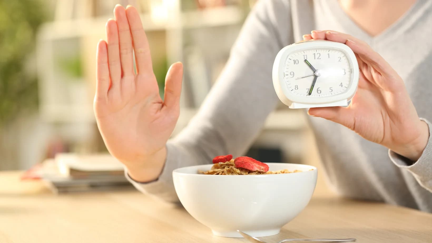 3 Semnale de alarma ca postul intermitent nu ti se potriveste – Ce iti transmite corpul tau